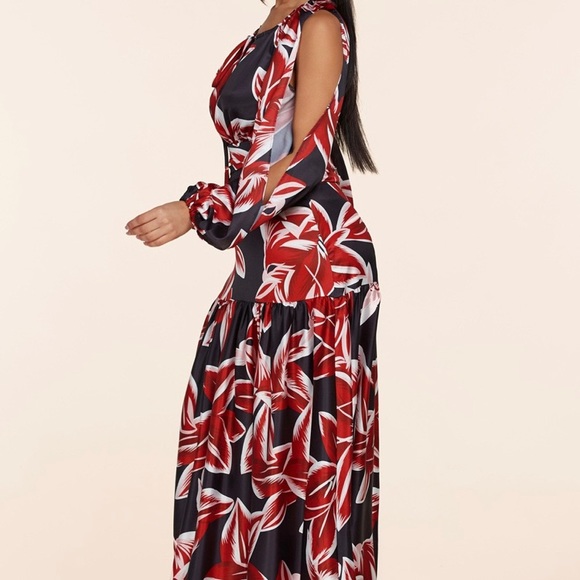 Maxi Dress by L’atiste Midnight Floral Holiday Dress - Picture 6 of 12